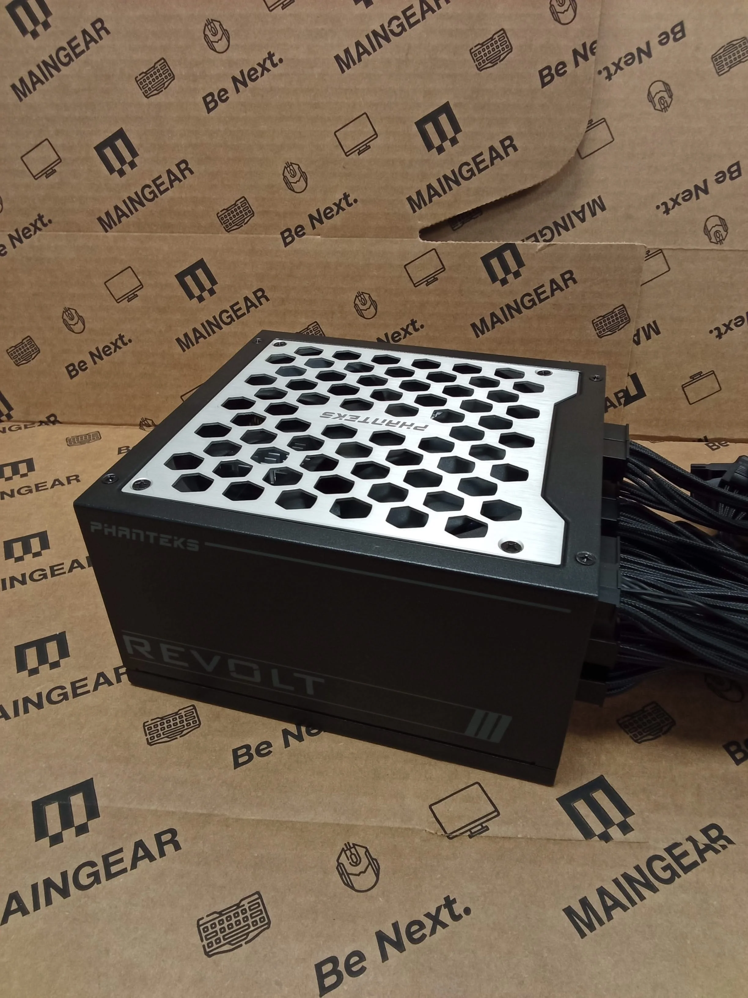 Phanteks Revolt 1000W - Image 2